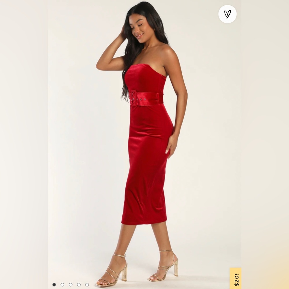 Lulu’s Red Velvet strapless belted stretch midi length dress. Size Large. NWT.